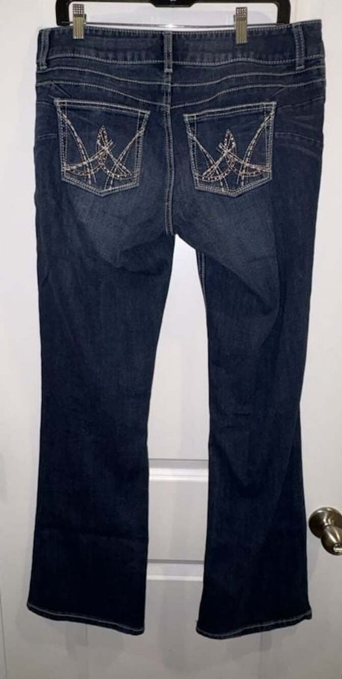 Wrangler Women's Dark Wash Bootcut Embellished Pocket Jeans - Picture 4 of 7